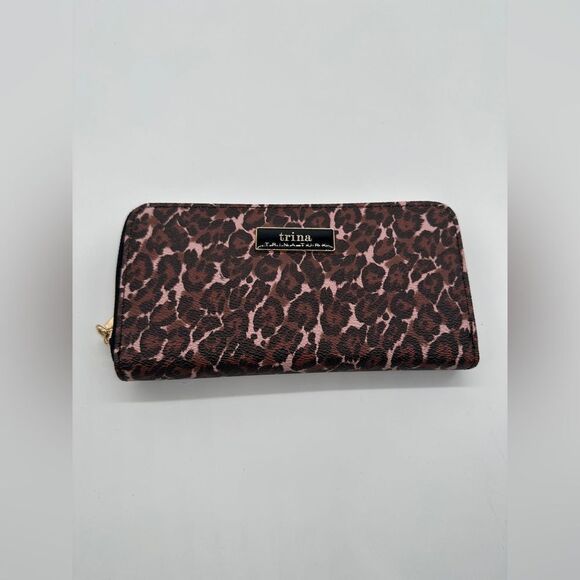 TRINA TURK Leopard Print Large Zip Around Wallet - Brand New in Box - Picture 2 of 5